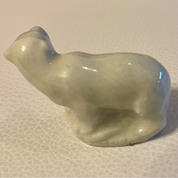 Wade figurine - promotion w/ Red Rose Tea - porcelain POLAR BEAR from England - Picture 2 of 4